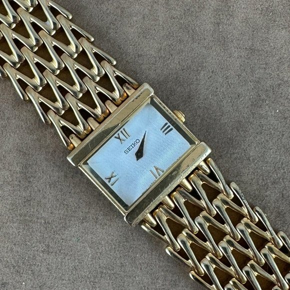 Vintage Seiko Gold Tone Watch with Bright Polish Gold Mesh Bracelet - Picture 3 of 10